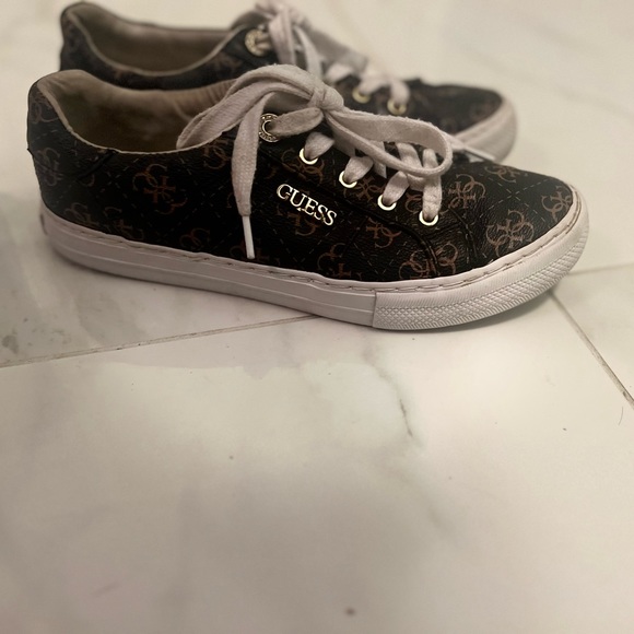 Guess Women's Loven Casual Sneakers. Gold/Brown. Size 7.5 - Picture 10 of 10